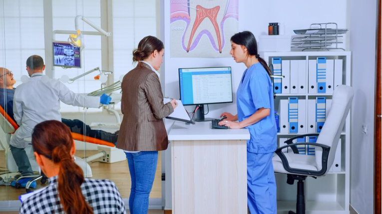 Tăng hiệu quả chăm sóc khách hàng nha khoa nhờ 8 mẹo đặt lịch hẹn thông minh