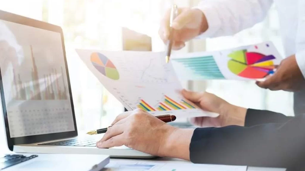 Sử dụng báo cáo tài chính nhà hàng kiểm soát hoạt động vận hành nhà hàng