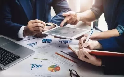 Lợi nhuận bất thường trong đầu tư: Cách tính, ví dụ và ứng dụng cho doanh nghiệp